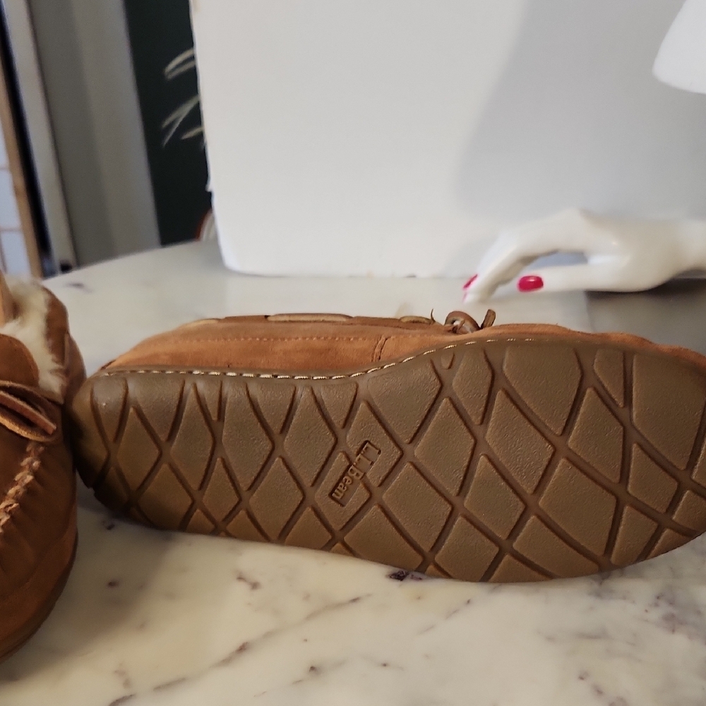 L.L. Bean Wicked Good Men's  Suede Shearling Moccasins Slippers Sz 8 (NEW) - Picture 4 of 5